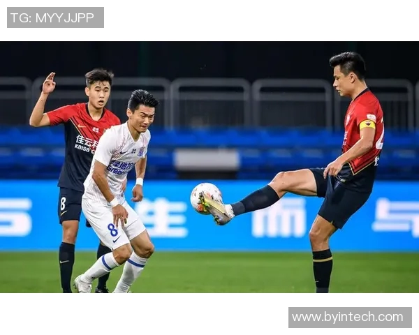 实时新闻深圳篮球队盯防革新探索战术创新与球员适应性分析